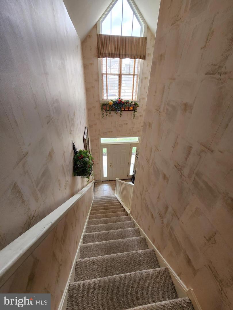 Photo 6 of 32 of 12 Kingston Ter #203c townhome