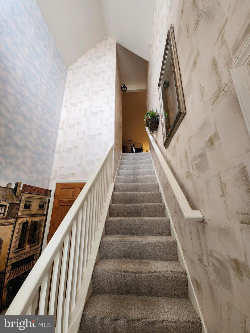 Photo 5 of 32 of 12 Kingston Ter #203c townhome