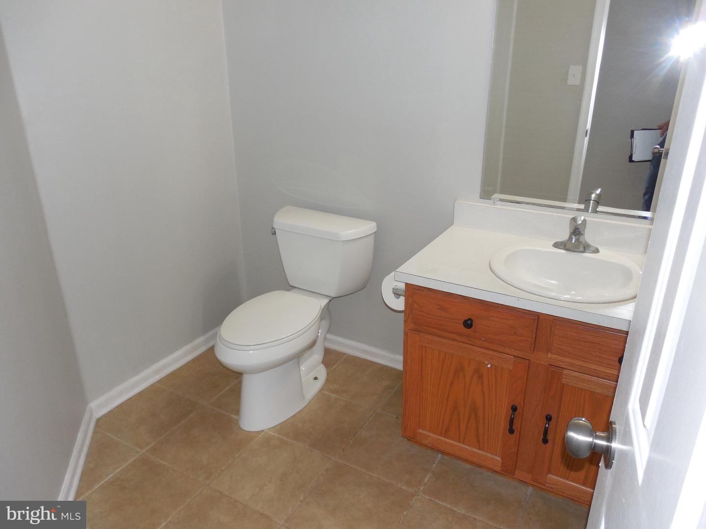 Photo 13 of 33 of 632 Jefferson St townhome