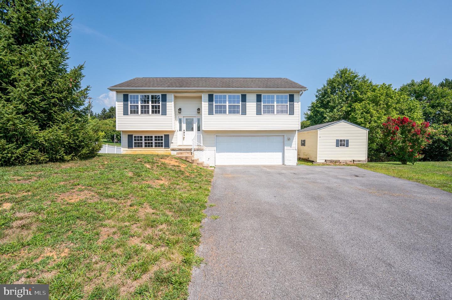 View Hedgesville, WV 25427 house