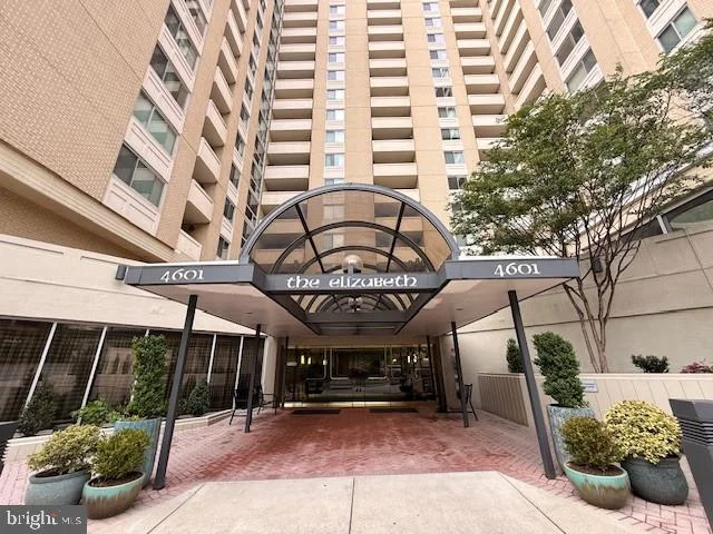 4601 N Park Avenue Unit 715