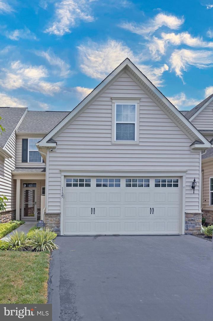 View Quakertown, PA 18951 townhome