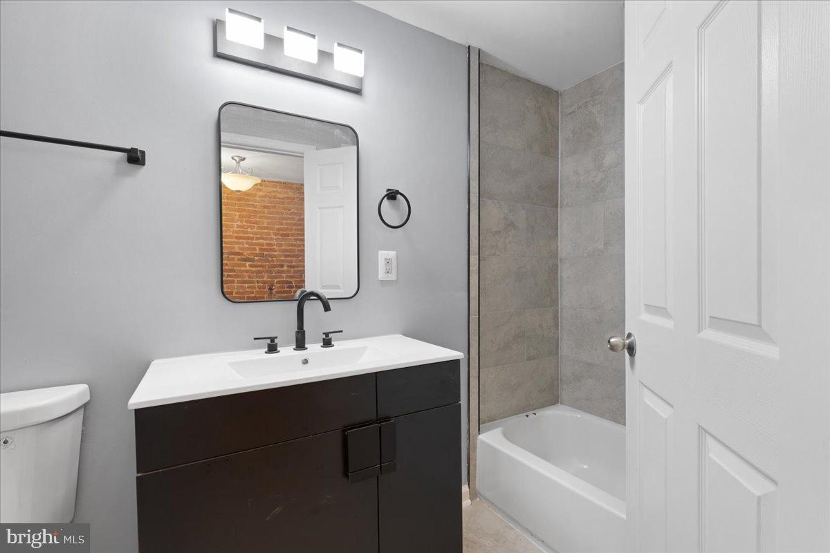 Photo 14 of 29 of 1251 Sargeant St townhome