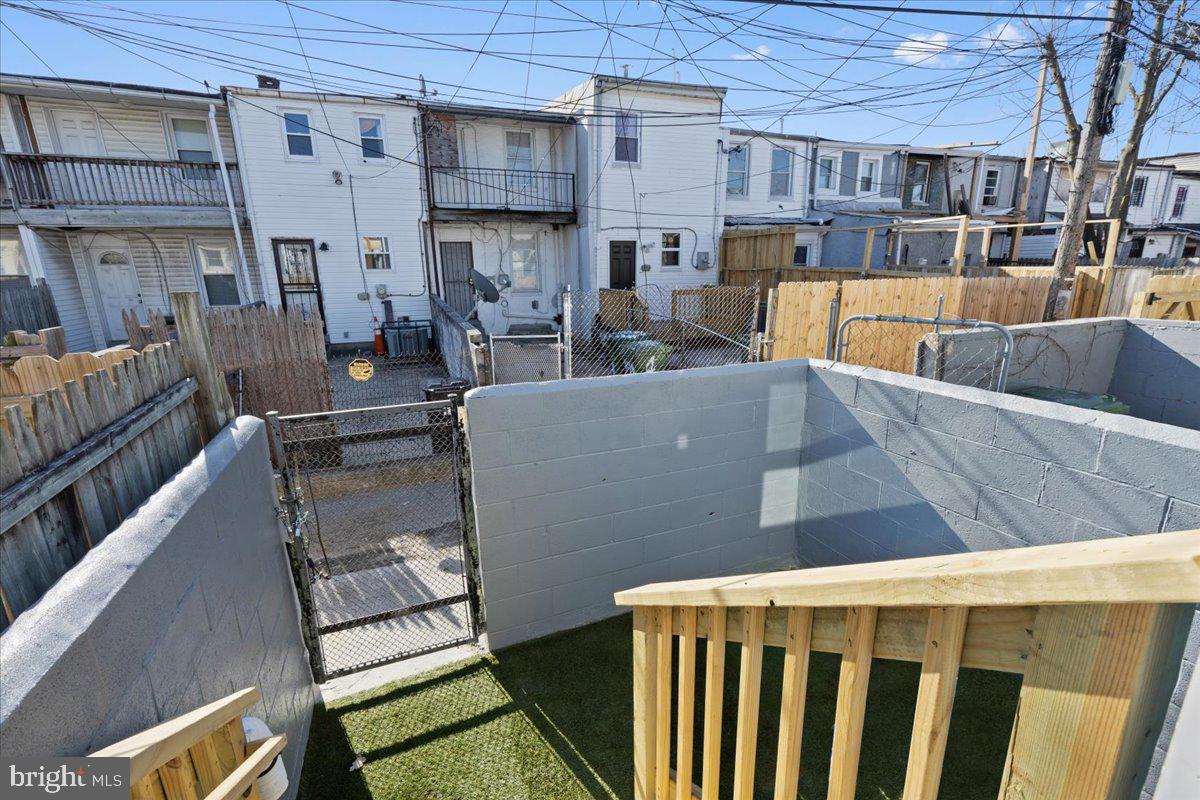 Photo 25 of 29 of 1251 Sargeant St townhome