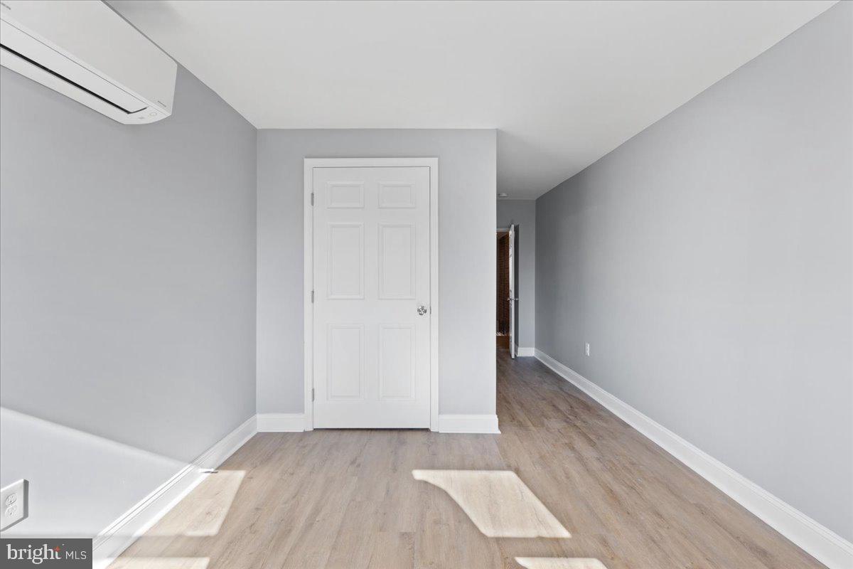 Photo 22 of 29 of 1251 Sargeant St townhome