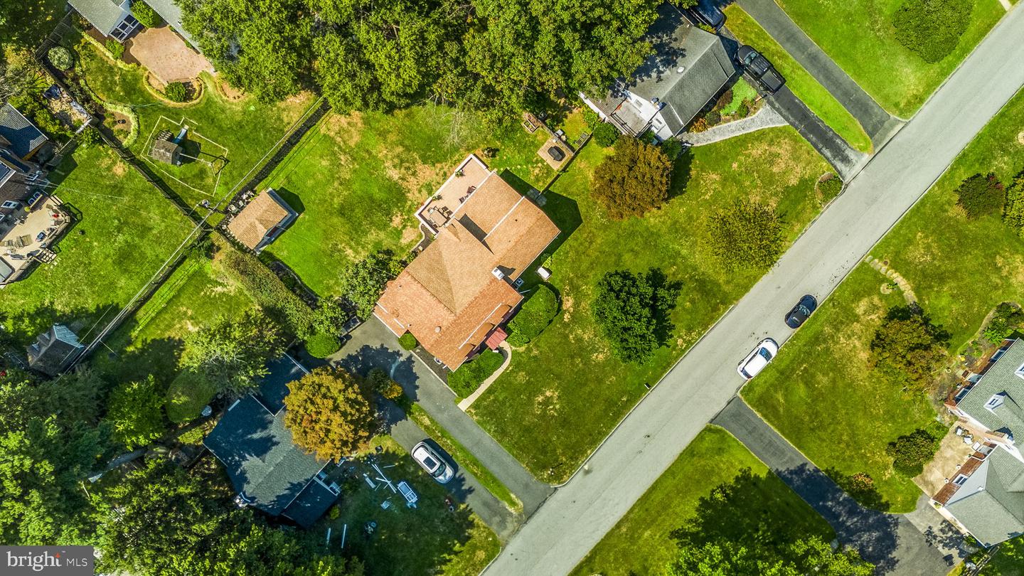 Photo 5 of 51 of 415 Golfview Rd house