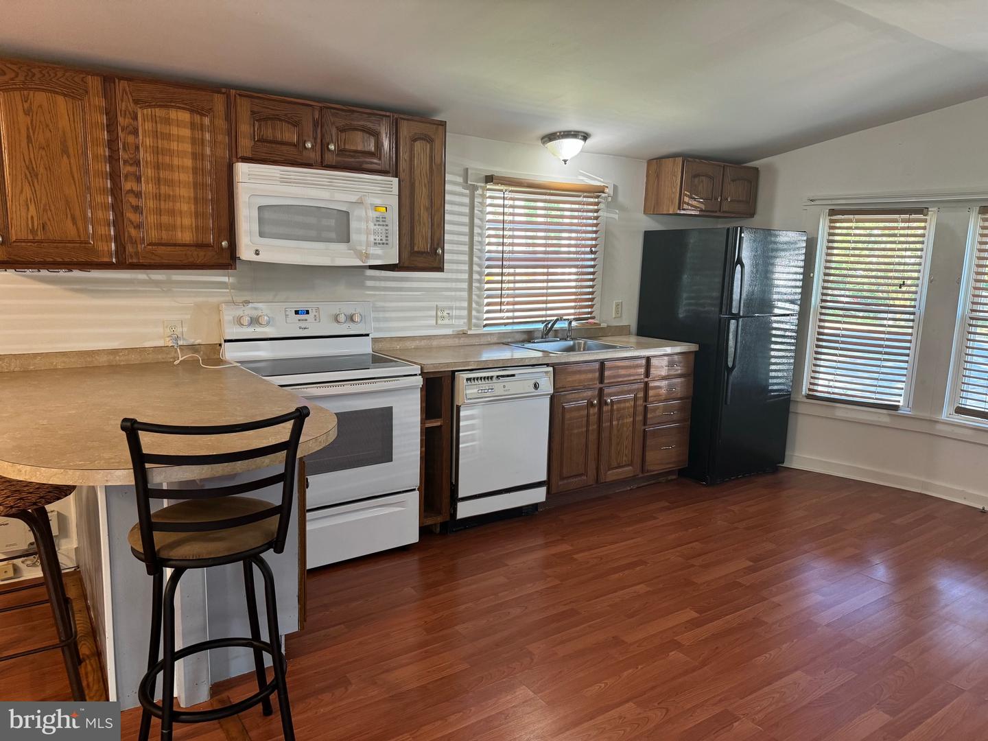 Photo 4 of 19 of 28363 Roberta Ln mobile home