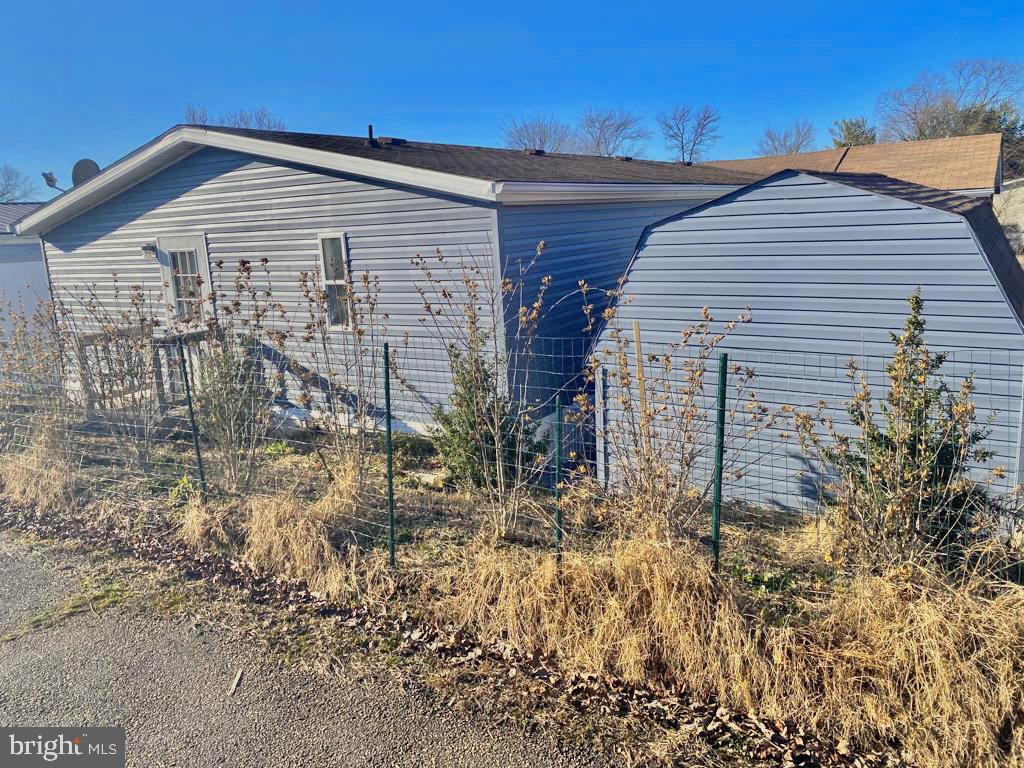 Photo 63 of 63 of 1605 Colesbury Pl mobile home