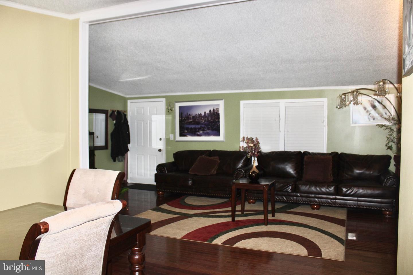 Photo 6 of 63 of 1605 Colesbury Pl mobile home