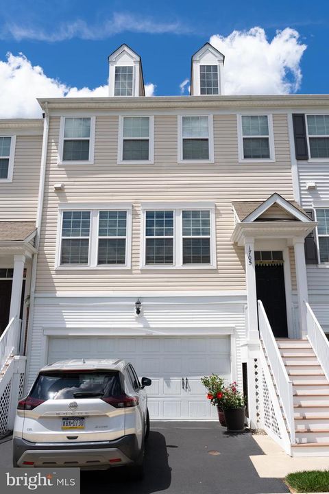 Townhouse in Warrington PA 1705 Beacon LANE.jpg