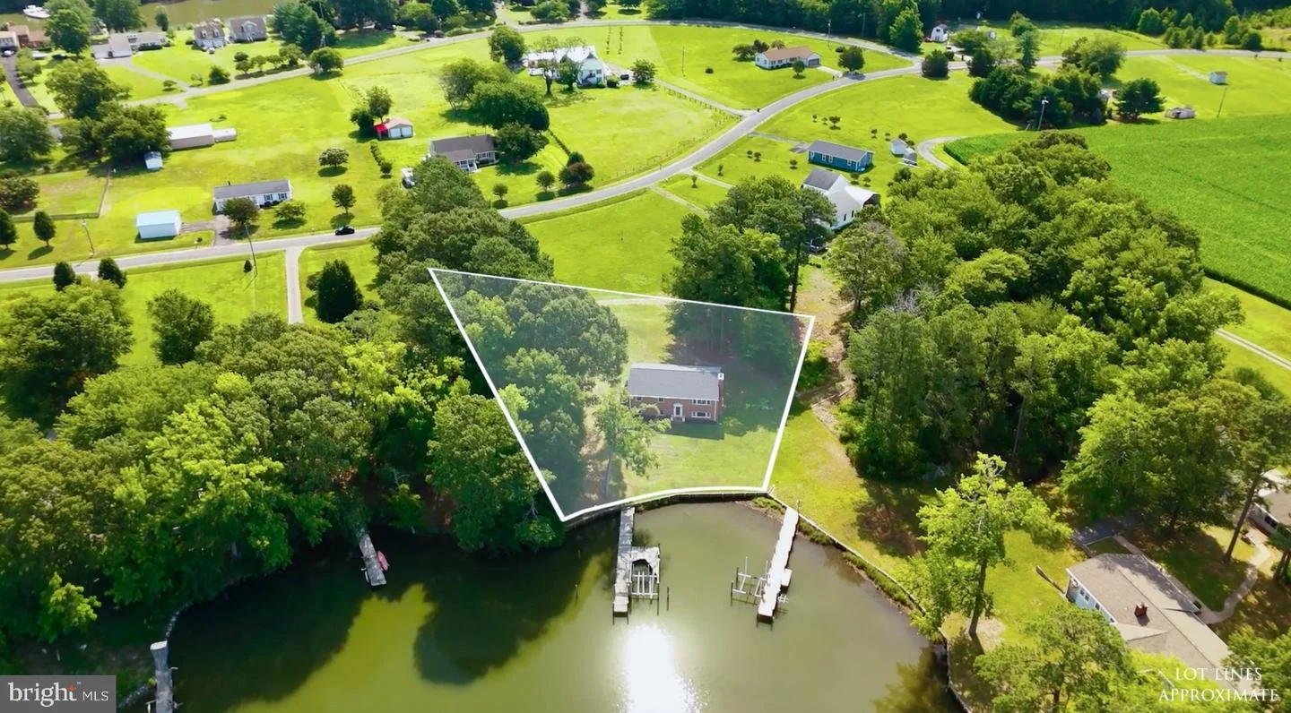 279 Harbor Drive, Reedville, VA, 22539