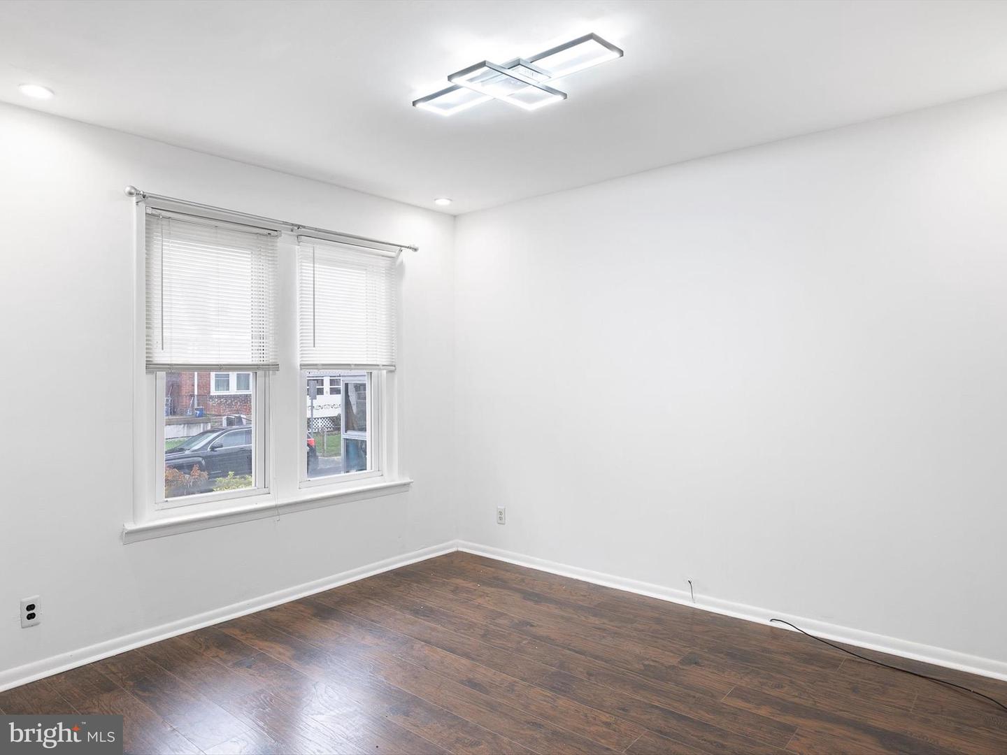 Photo 6 of 20 of 6 Cedar St townhome