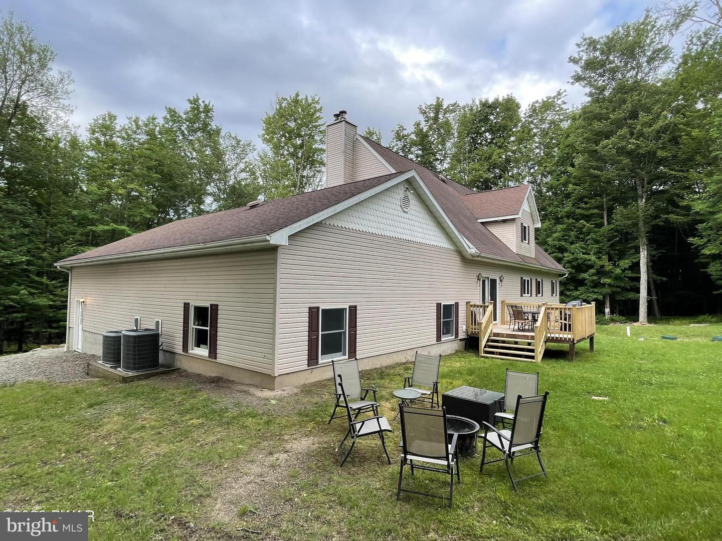 Photo 41 of 50 of 3 Lacawac #Road house