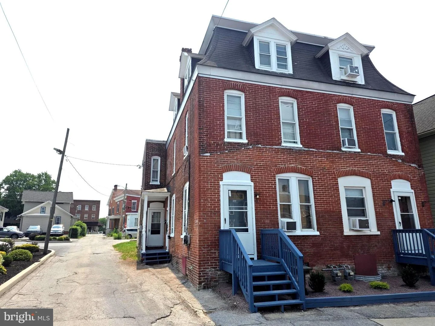131 E Chestnut Street
