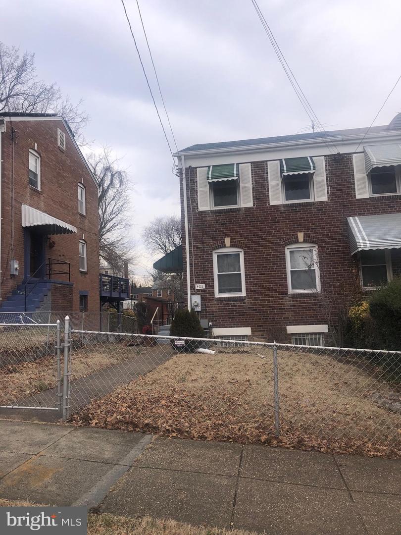 408 Peabody St NE