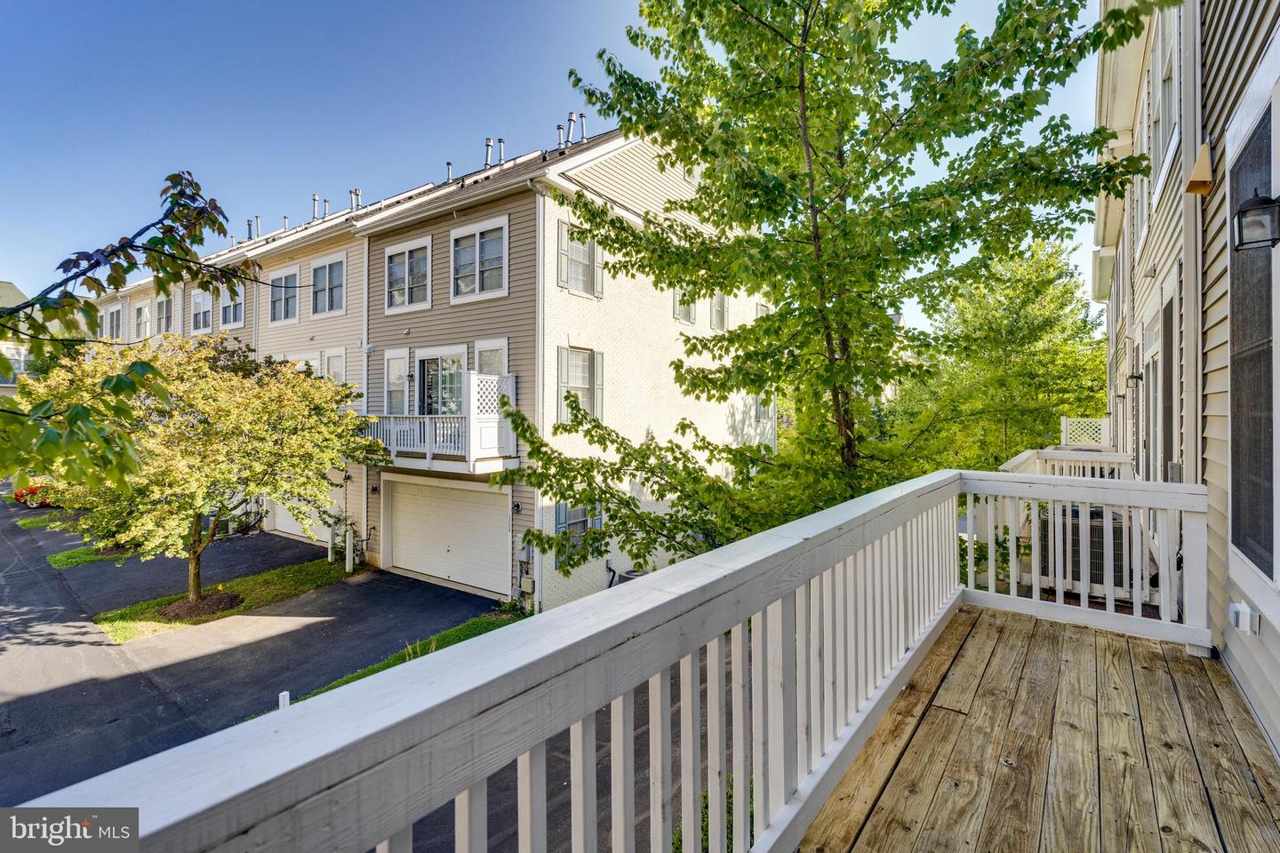 Photo 8 of 25 of 1642 Piccard Dr townhome
