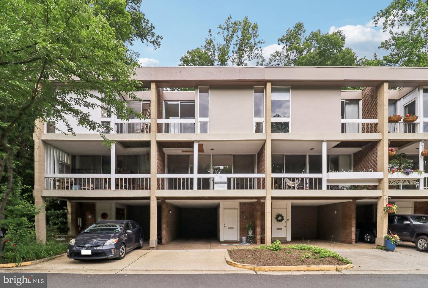 11524 Maple Ridge Rd