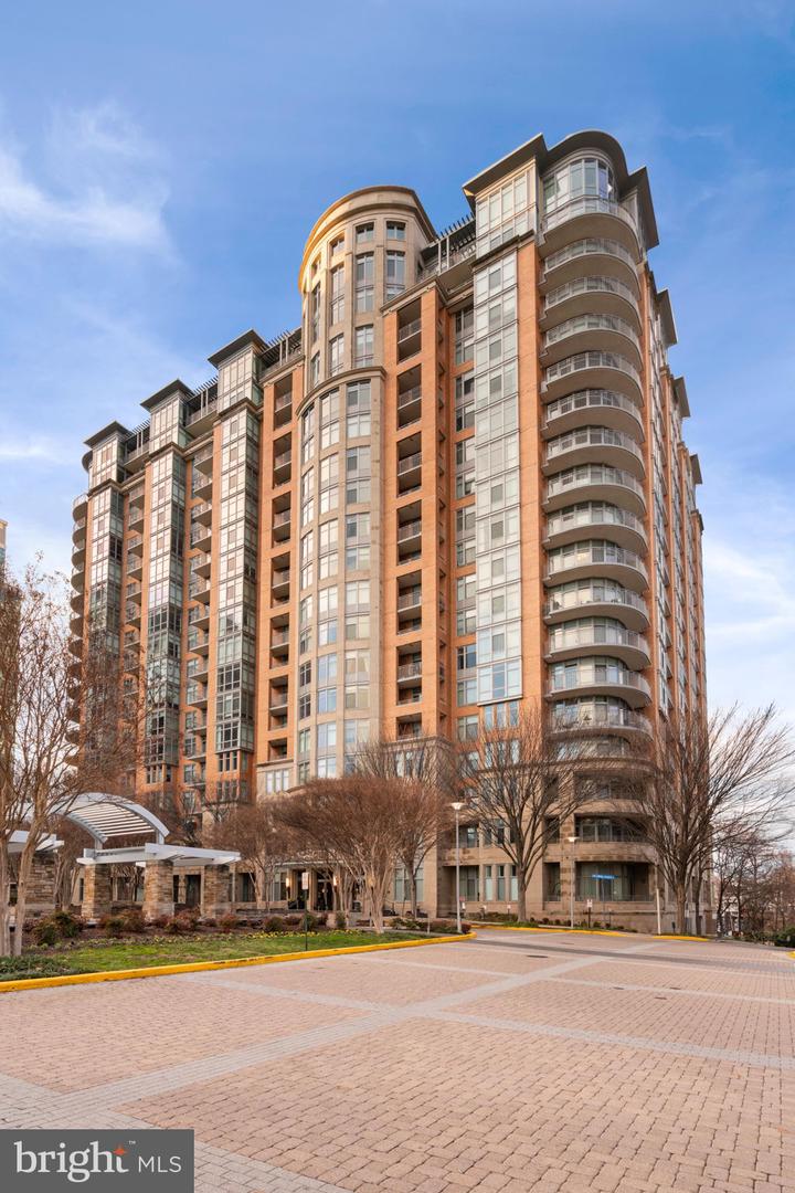 View McLean, VA 22102 condo