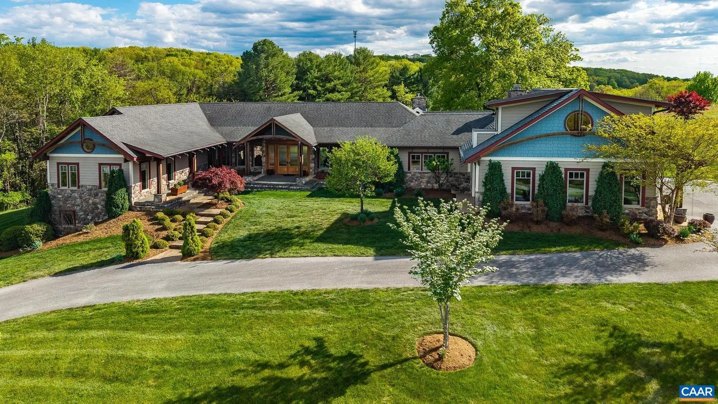 320 Carrsbrook Dr Dr, Staunton, VA, 24401