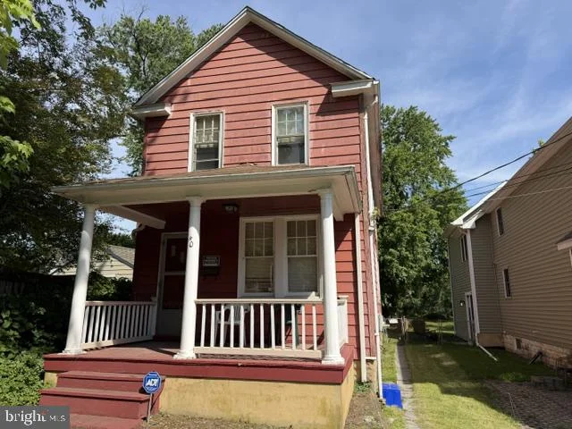 40 Munroe Court