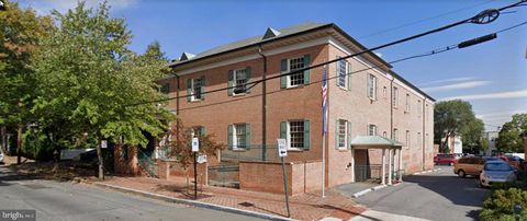 12 N Washington St Winchester VA 22601