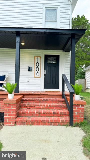 Photo 4 of 34 of 1004 2nd St house