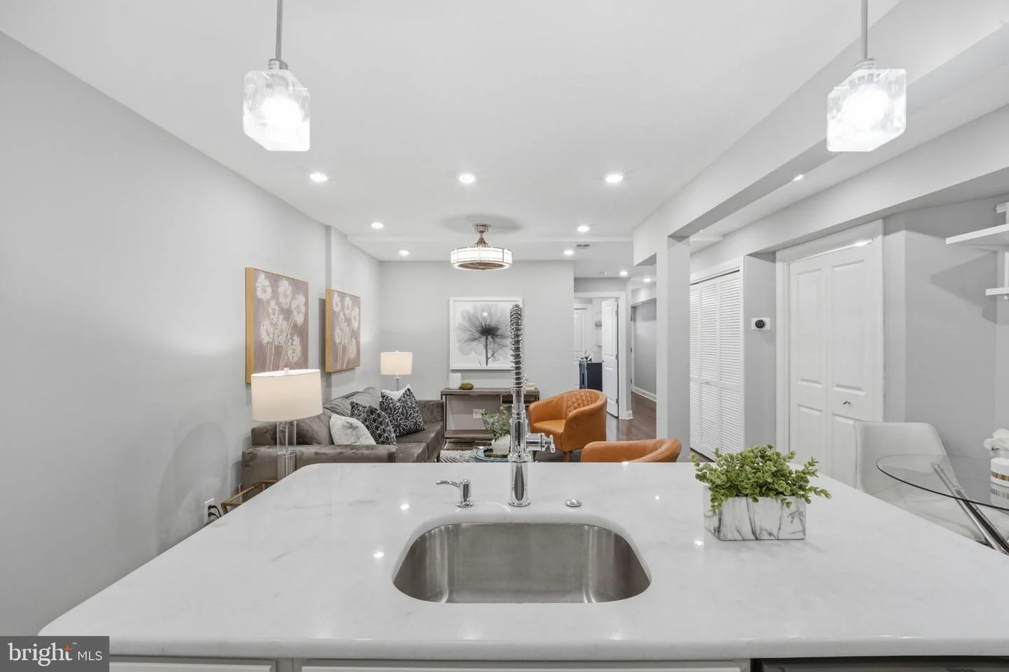 709 Jackson Street NE Unit 1
