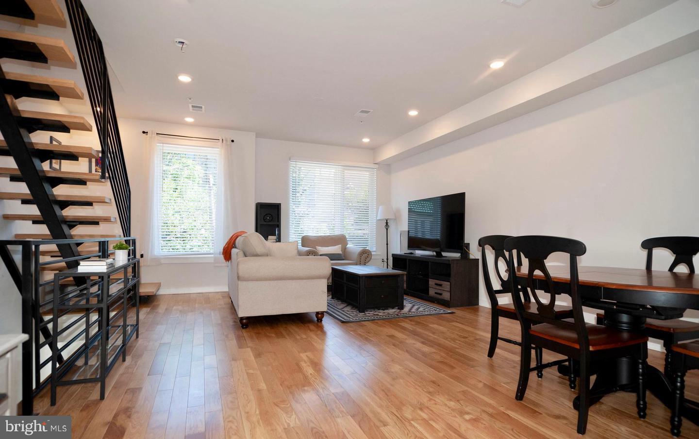Photo 3 of 25 of 23 E Durham St #A2 townhome