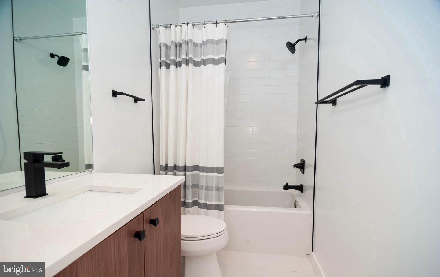 Photo 13 of 25 of 23 E Durham St #A2 townhome