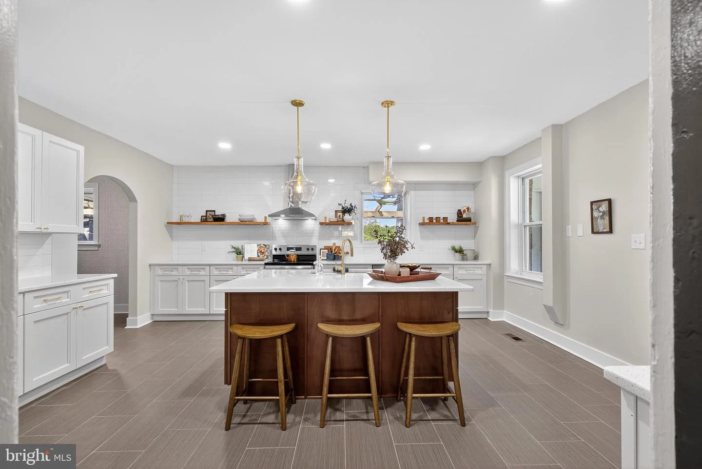225 E Canal Road