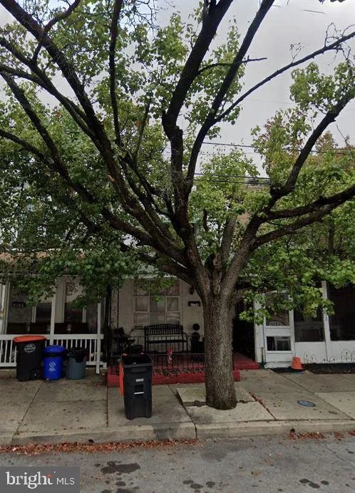 2104 W 6th Street