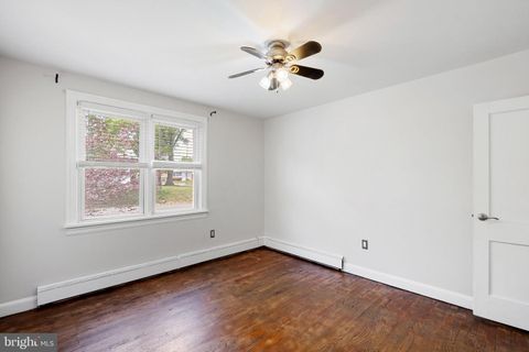 Single Family Residence in Wilmington DE 8 Roosevelt AVENUE 23.jpg