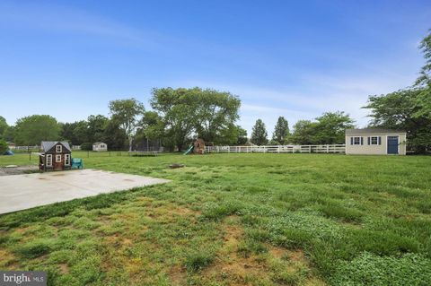 Single Family Residence in Dover DE 510 Fieldcrest DRIVE 28.jpg