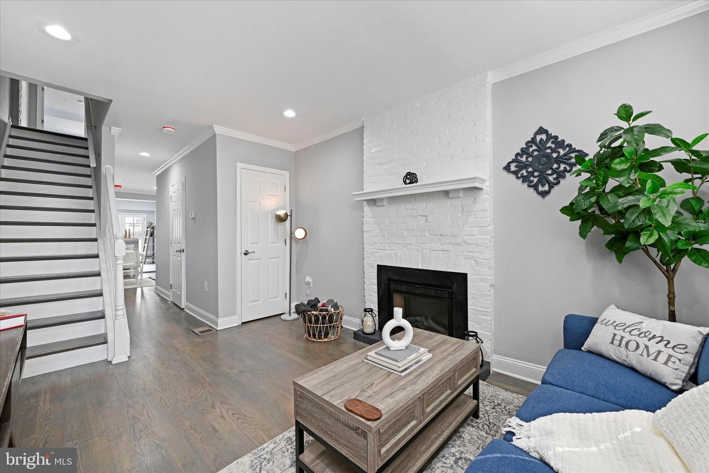 Photo 2 of 18 of 1104 Carroll St townhome