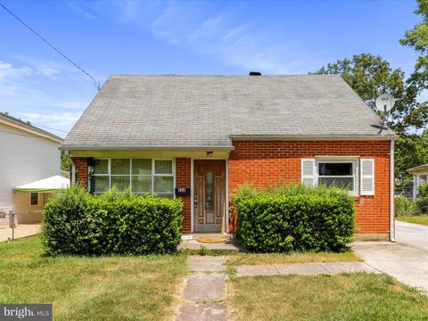 Single Family Residence in Manassas Park VA 112 Holden DRIVE.jpg