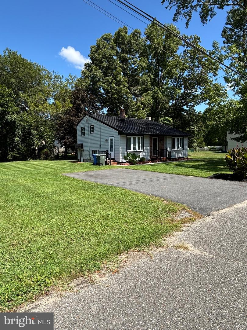 Photo 1 of 11 of 417 Truman Ave house