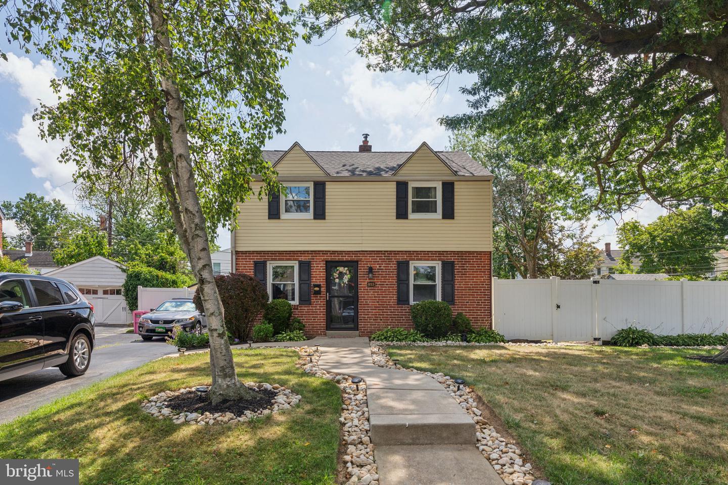View Secane, PA 19018 house