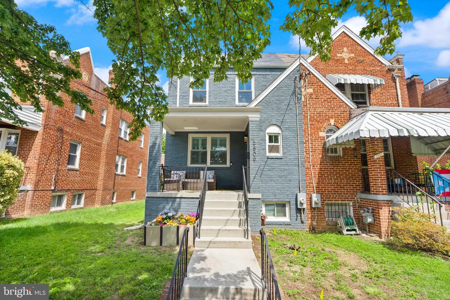 5809 3rd Place NW