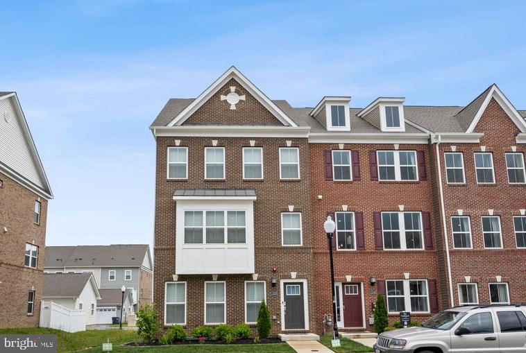 View White Plains, MD 20695 townhome