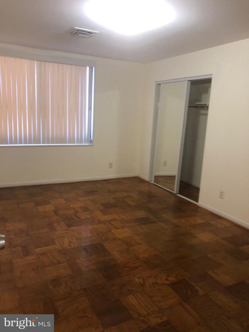 Photo 9 of 12 of 3450 Toledo Ter #405 condo