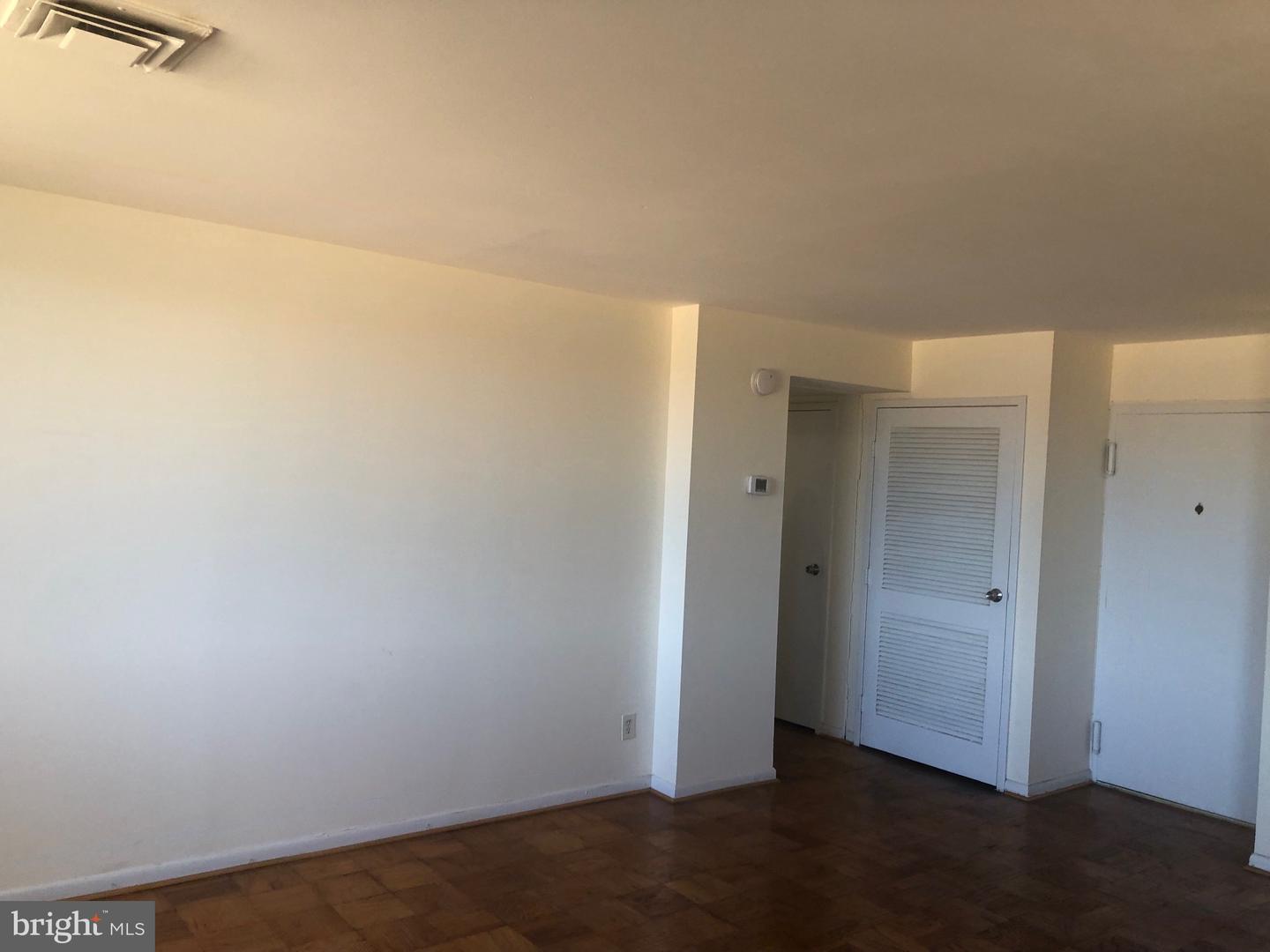 Photo 4 of 12 of 3450 Toledo Ter #405 condo