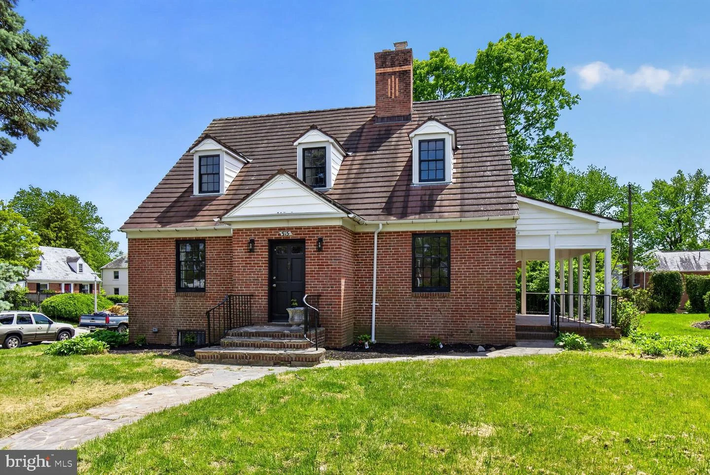 315 E Cold Spring Lane