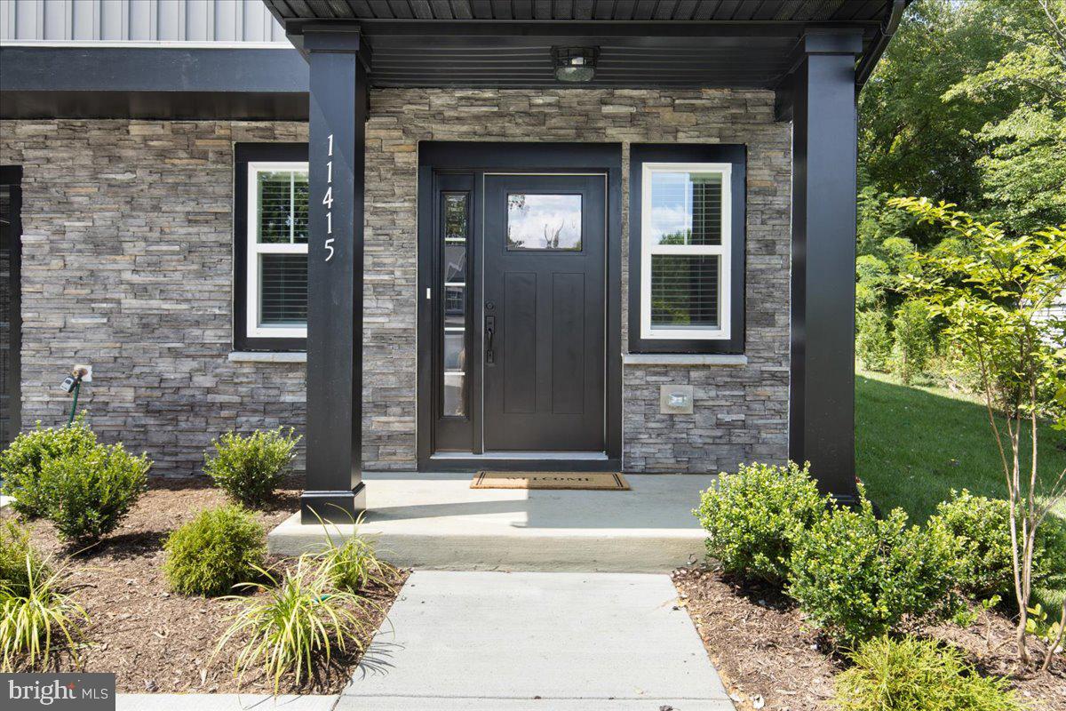 Photo 5 of 56 of 11415 Grago Dr house