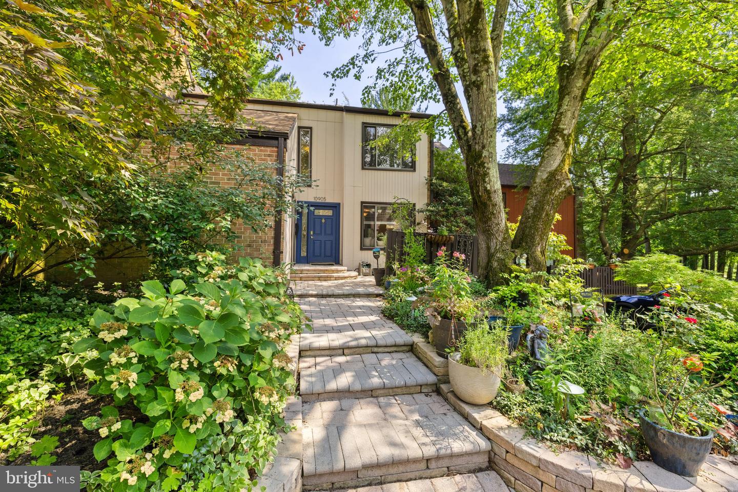 Photo 6 of 74 of 10905 Knights Bridge Ct townhome