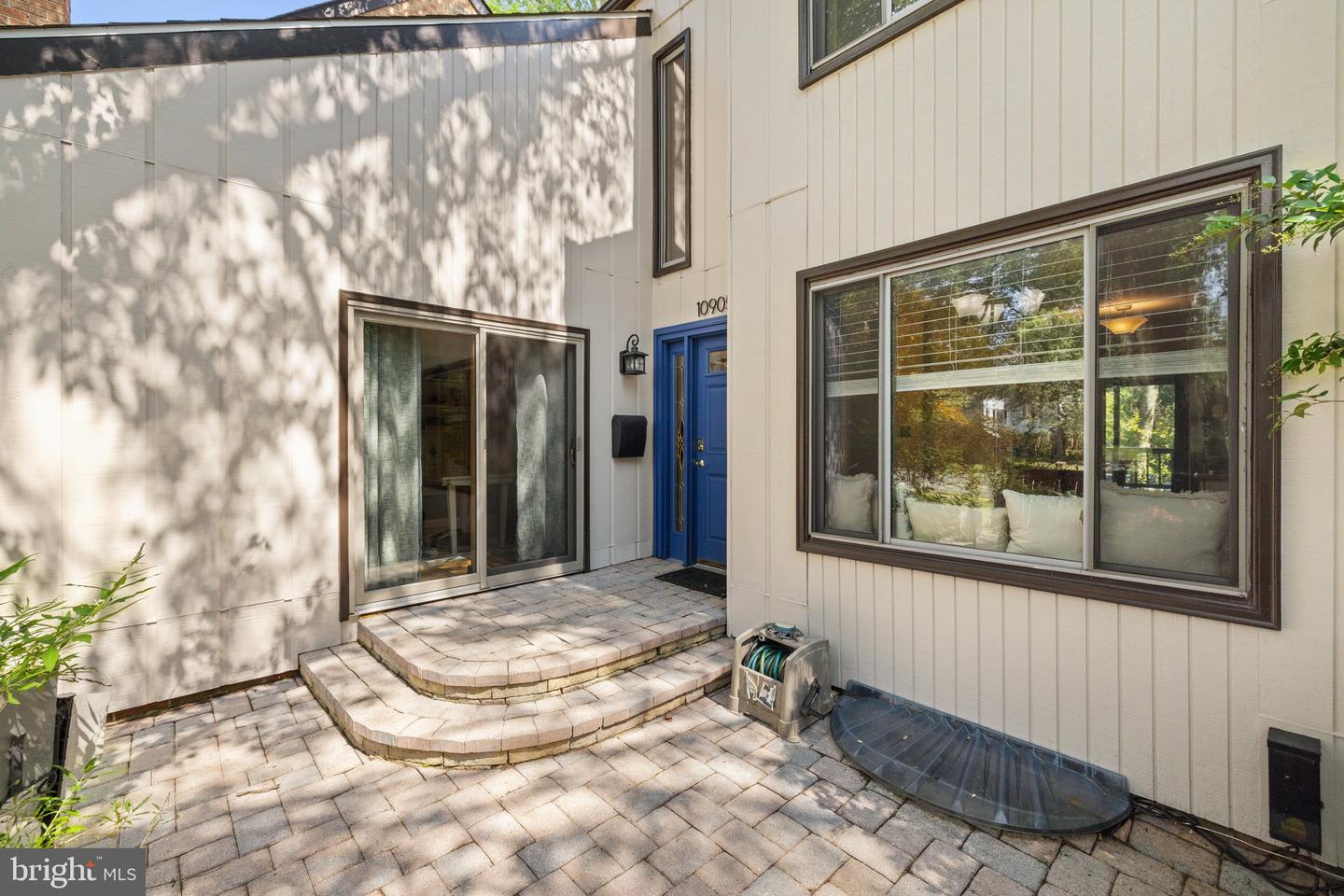 Photo 9 of 74 of 10905 Knights Bridge Ct townhome
