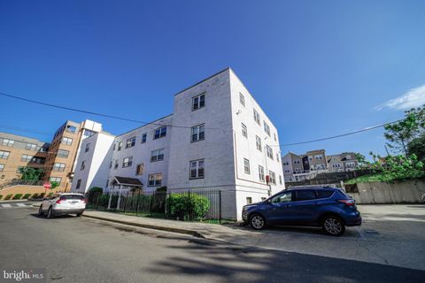 Condominium in Washington DC 4929 Foote STREET 30.jpg