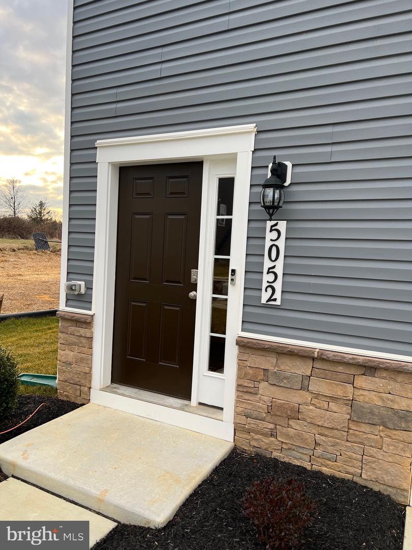 Photo 2 of 16 of 5053 Silver Oak Dr townhome