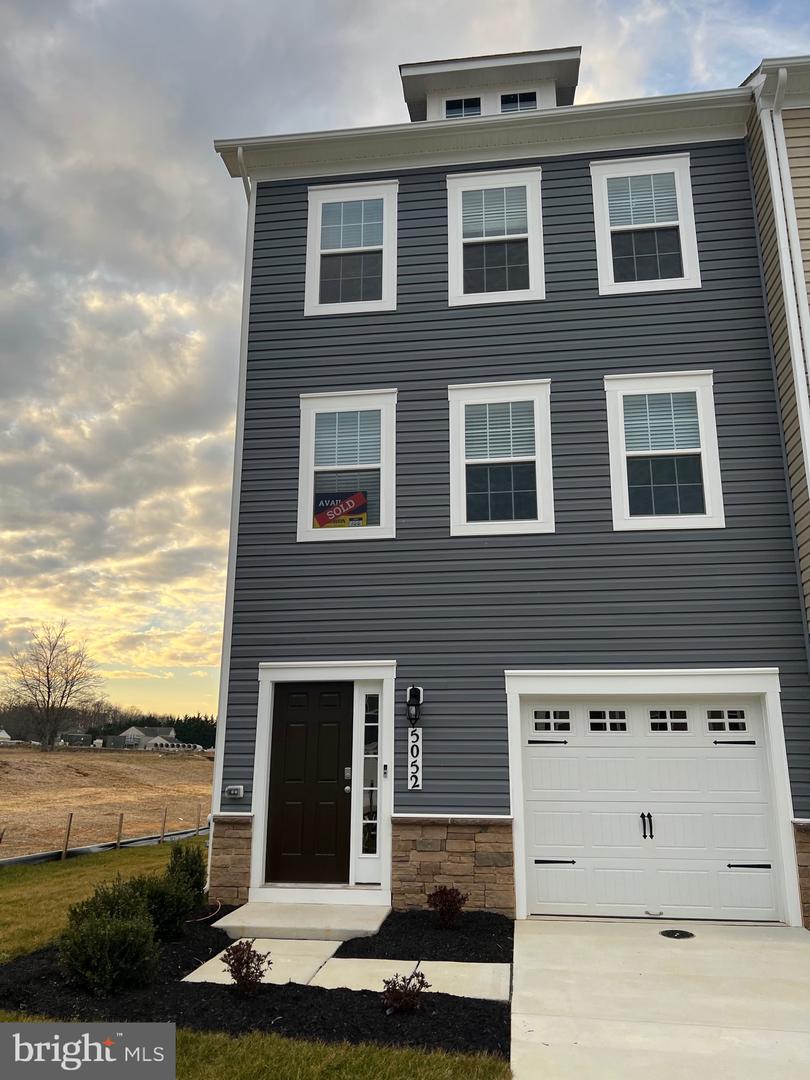 Photo 1 of 16 of 5053 Silver Oak Dr townhome