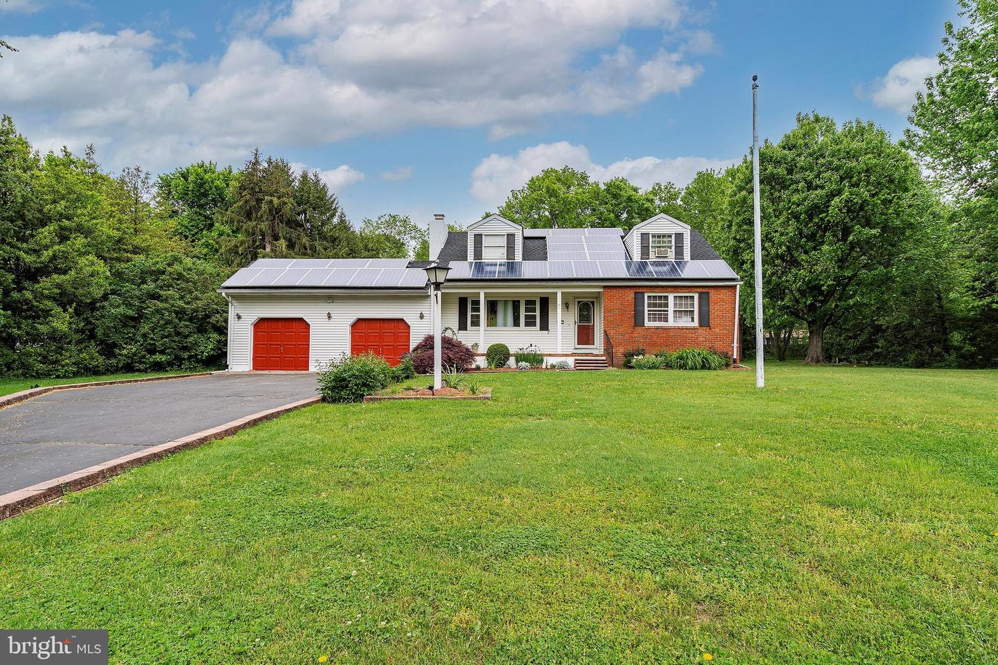 View Robbinsville, NJ 08690 house