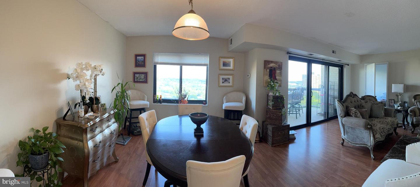 Photo 17 of 63 of 203 Yoakum Pkwy #1424 condo